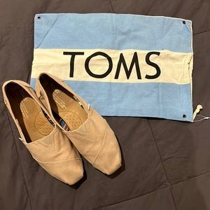 Beige Toms size 7.5